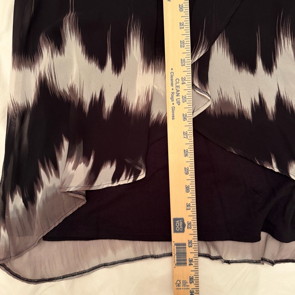 Women's Black and White Sleeveless Tie-Dye High-Low Tank cover up - Picture 6 of 7